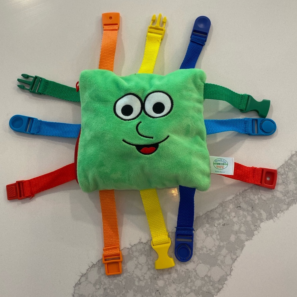 Buster Square Buckle Toy